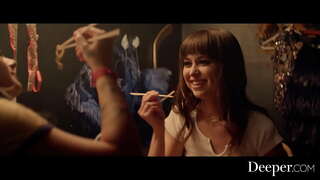 Déif. Sexy babes genéissen Lesben ficken