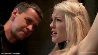 Warm bind blond newbie Ella Nova kry gepynig en gedissiplineerde deur die meester James Mogul dan gemaak suig en fuck groot piel rowwe gimp Owen Grys