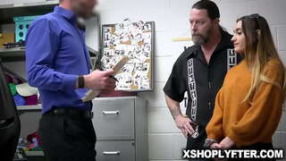 Sera er enig i, at blive kneppet for at undgå politiets involvering