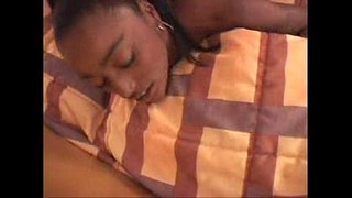 Ebony ကောလိပ်မိန်းကလေးတစ်ဦးရရှိဂရုတွက်ဟိုတယ်မှာအပျော်တမ်းဓာတ်ပုံညမ်းဗီဒီယို