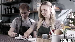 شہوانی ، شہوت انگیز stepsis للی Larimar کا لطف اٹھایا ہے لوگ بڑی مشکل ڈک کے بعد وہ چوسا یہ