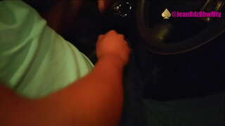 Umqhubi ka-uber ethabatha kum ngokubonisa yakhe tits kuba isixeko