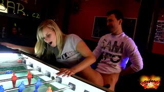 Agata.Público.Anal.Sexo.En.El.Video.Juego.De la sala.TeenAmite2011.FullHD iyutero.com