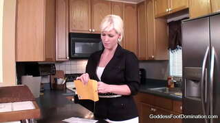 StepMom वाईट ग्रेड