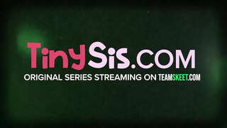 18 살 아리아나 그는 여기서 한 가지고 한 일만,을 얻을 엿! 이 섹시한 엉덩이는 아름다움을 사랑하는 모습에서 당신의 얼굴을 콕 깊은 그녀의 목고 신음에 기쁨이 되는 때 pl