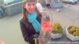 Јебене наочаре - наш момак је имао неки други датум је заказан за данас