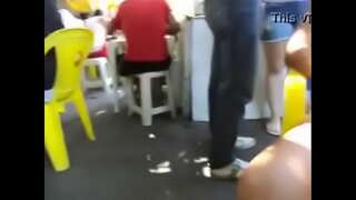 Ang aking Asawa sa Pagpapakita ng off para sa ang mga Bar