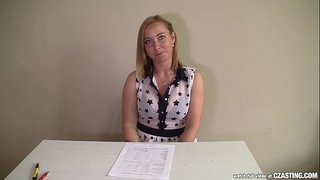 Czasting - Curvy MILF dostane v prdeli pevný