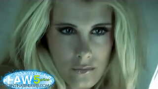 Flor Maggi - በቀዳሚ ግምገማዎች በይፋ የእኔ - 2010