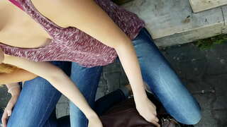 Downblouse ಹುಡುಗಿಯರು ರಸ್ತೆ ಸಾರ್ವಜನಿಕ