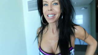 Tabitha ස්ටීවන්ස් ආපසු ව්යාපාරික! '18.01.24.