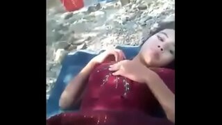 Village teen outdoor gefëllt