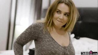 ���ೊಡ್ಡ ಮೊಲೆ couchsurfer ಪ್ರಯತ್ನಿಸಿದರು ಕಳವು ಯುವಕ ತನ್ನ ಹೋಸ್ಟಿಂಗ್