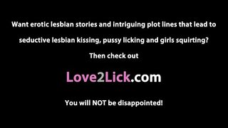 Latina തെളിയിക്കുന്നു shes ഒരു ലെസ്ബിയൻ by licking her co workers സമനിരപ്പുണ്ടാക്കുക