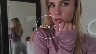 ���डी यो सानो केटी Rub कि कुखुरा त्यसैले अन्त मा राम्रो