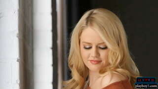 ���ೊಡ್ಡ ಮೊಲೆ ಕುಂಡೆ ಬ್ಲೊಂಡೆ ಮಿಲ್ಫ್ ಬೆಡಗಿ ಆಫ್ ತೋರಿಸುತ್ತದೆ ಬಿಸಿ ದೇಹದ