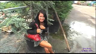 ���ැළ තවාන් දී මෙම slut ඉඩ දෙනවා, ඇය විය එක්ක නිදාගත්තා සතුටිනි